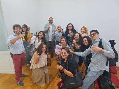 Libro aborda el poder y el conflicto desde una dimensión emocional   